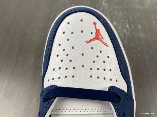 Navy Low Jordan Midnight CJ7891-400 1 SB 0502
